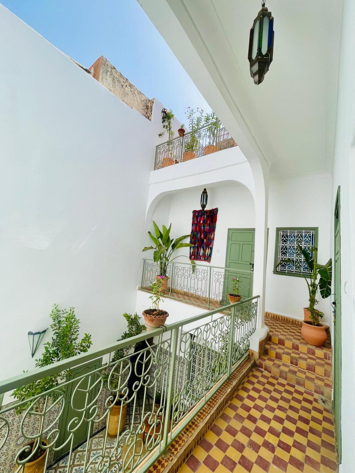 Yu Yu Marrakesh
